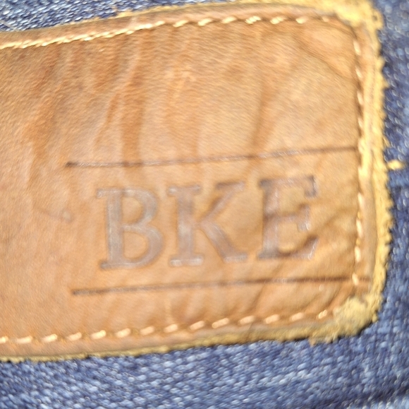 A pair of BKE Denim Jake Straight jeans in a size of 28R with a 28" inseam - Picture 3 of 8